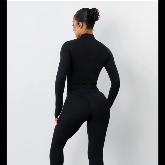 Vitality Cloud lI™ Half Zip Top - Midnight Contrast - Picture 3 of 7